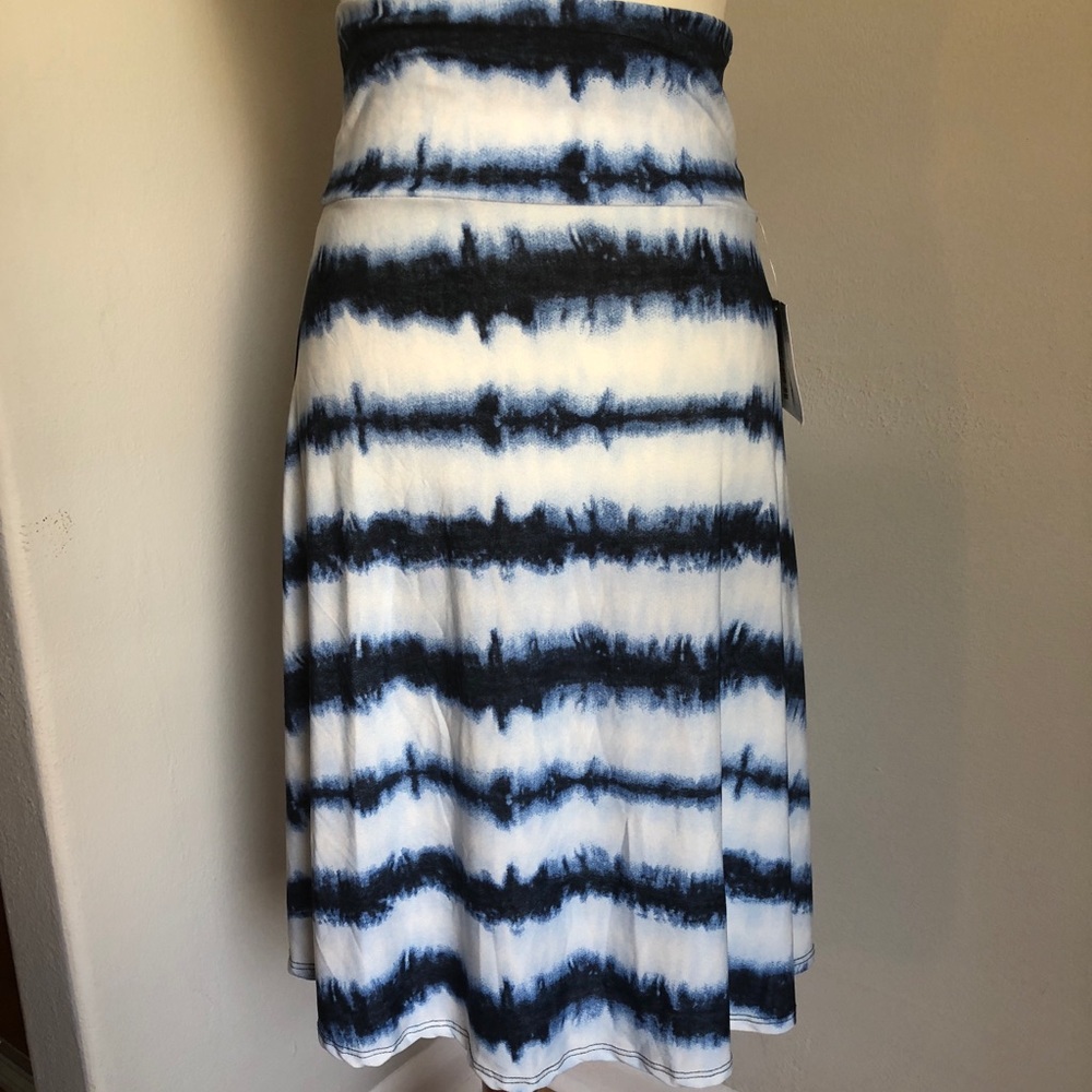 NWT LuLaRoe Azure Skirt - Size S